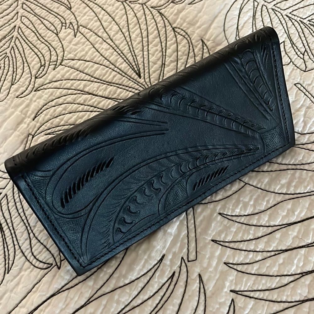 Leaders in Leather wallet. NWT